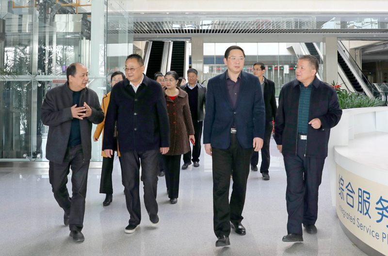 滁州市人大常委會(huì)副主任李慶寧一行來天康醫(yī)院調(diào)研。